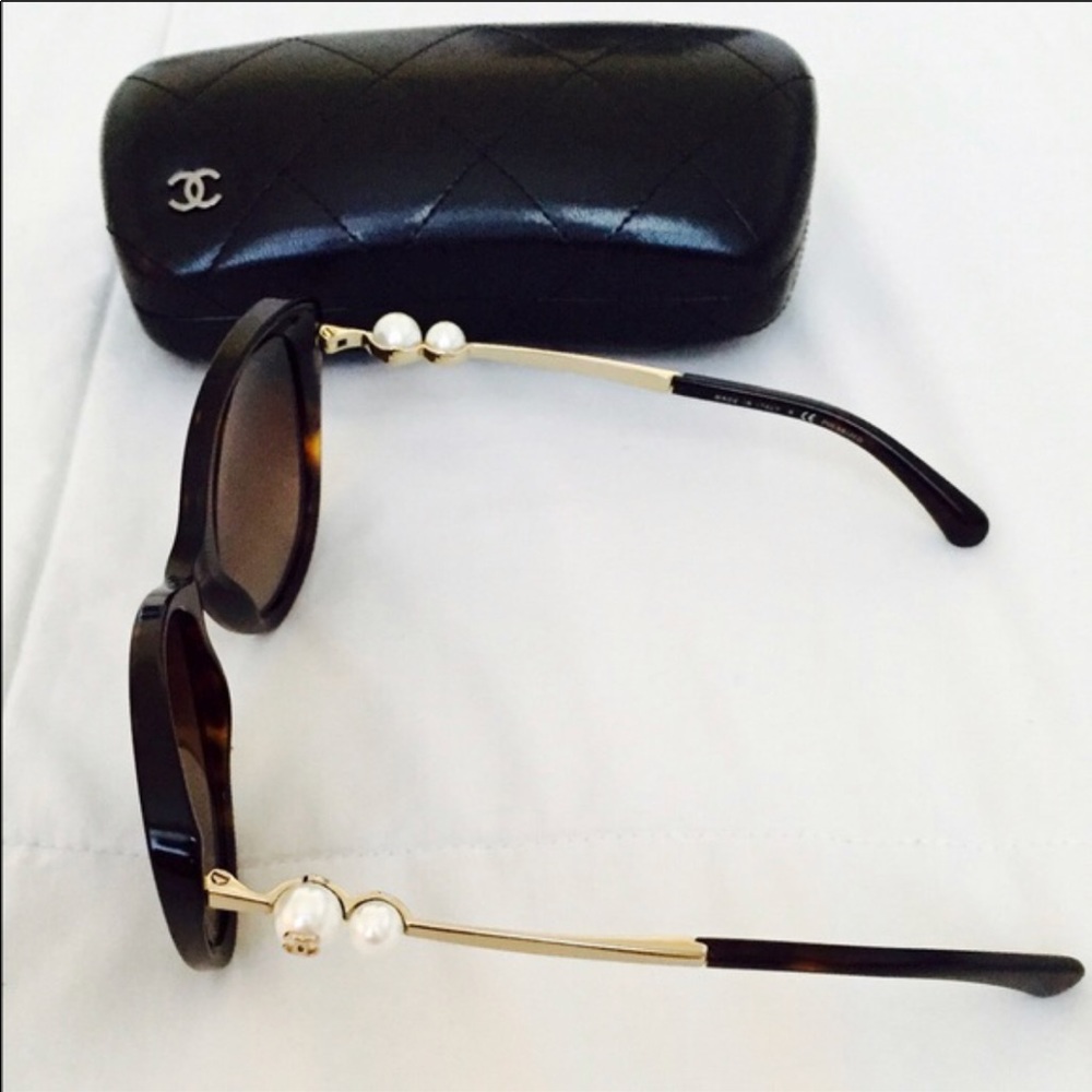CHANEL POLARIZED Authentic PEARL sunglasses